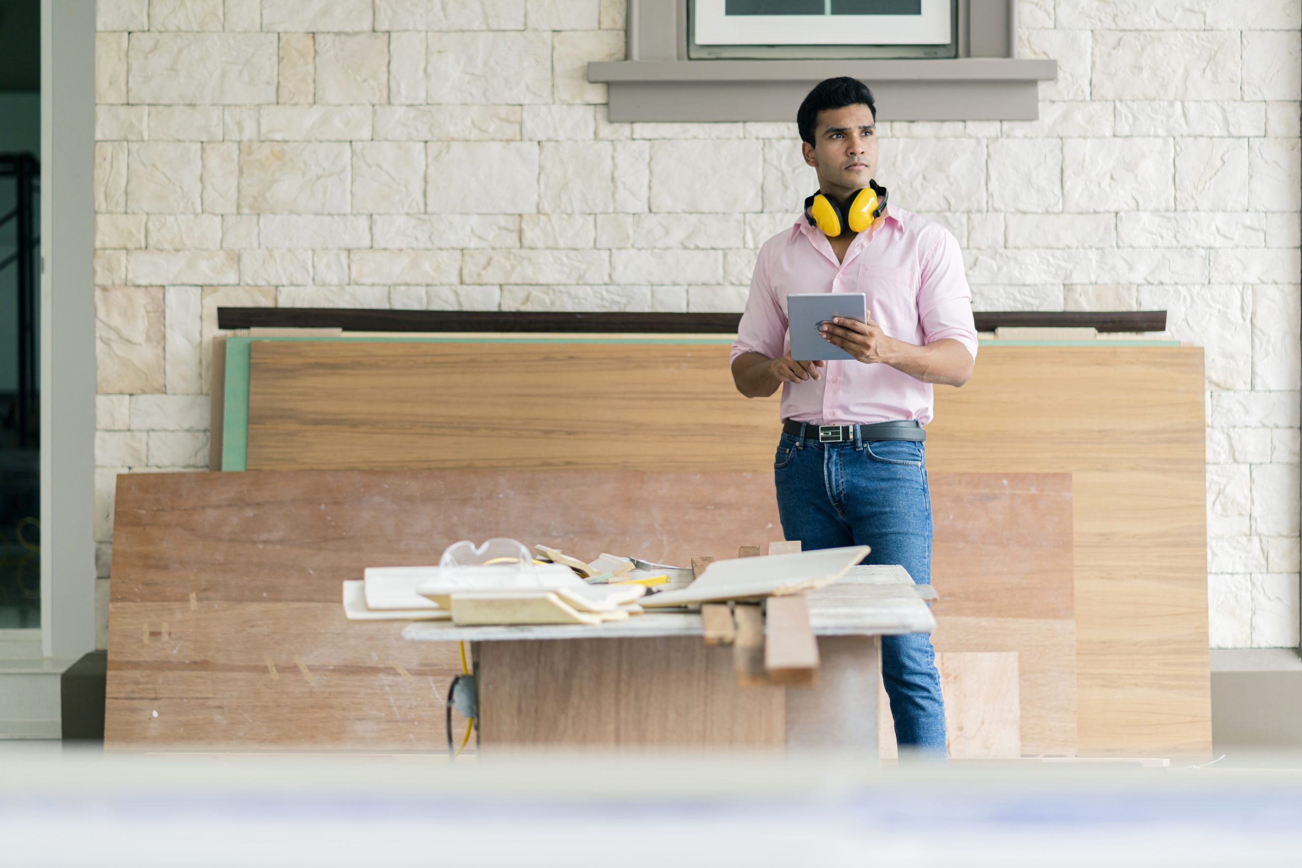 How to Choose the Right Thickness for Hardwood Floors in Centennial, CO